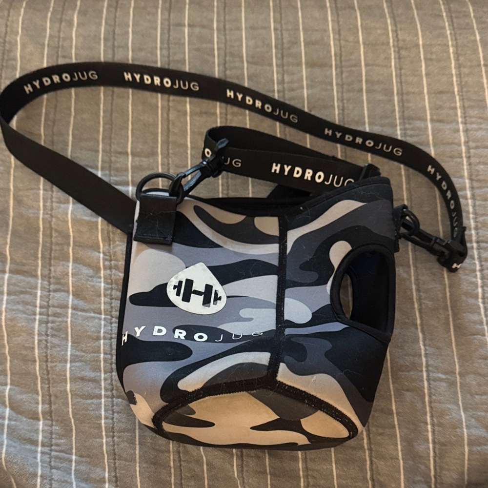 HydroJug Black and Gray Camouflage Sleeve